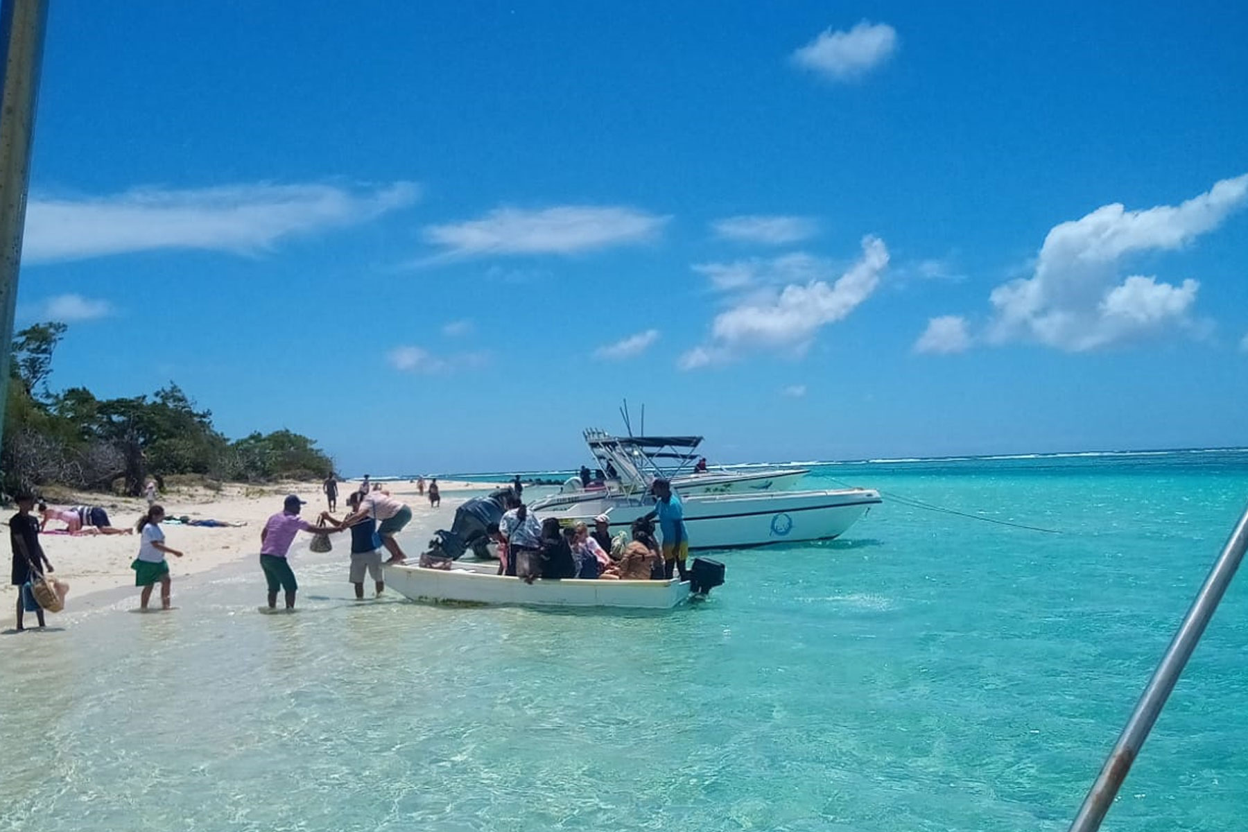 Speed Boat Tour in Mauritius