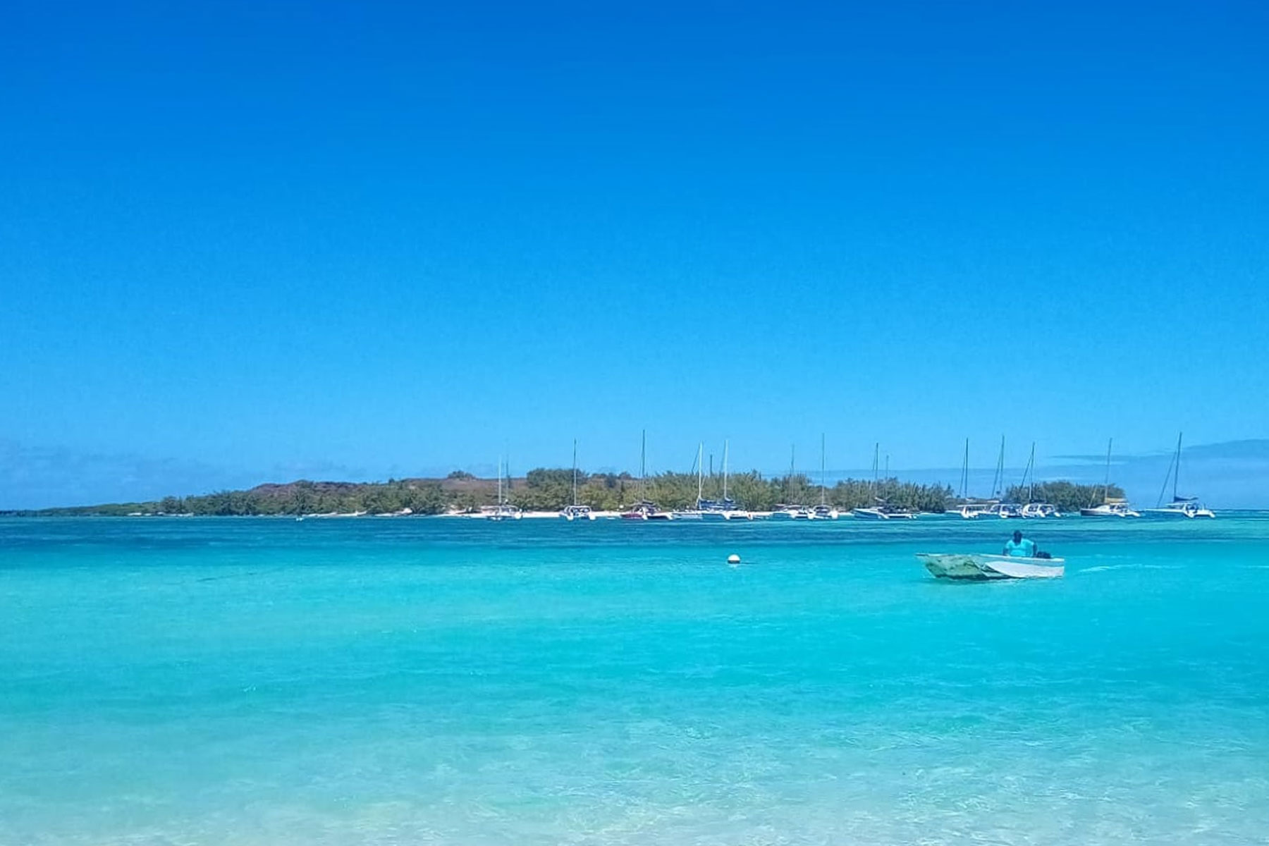 Speed Boat Tour in Mauritius