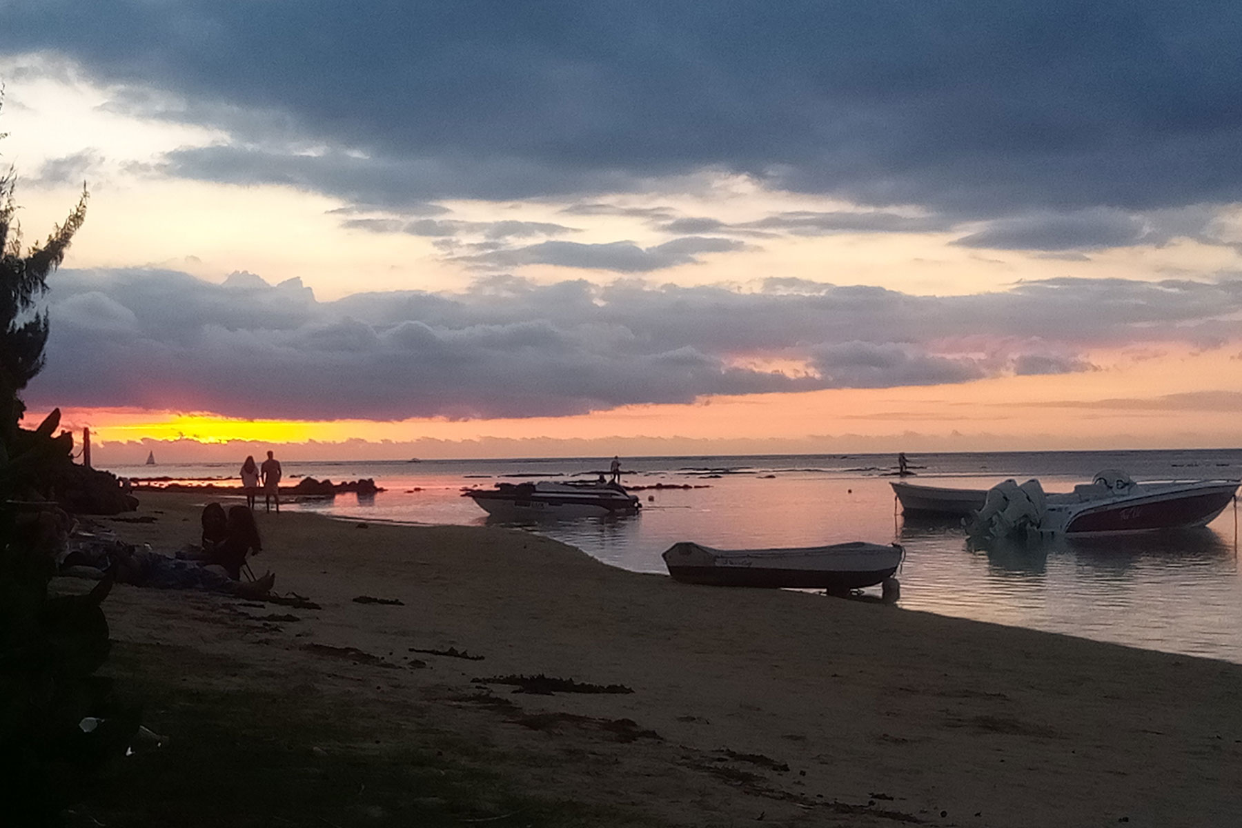 Speed Boat Tour in Mauritius